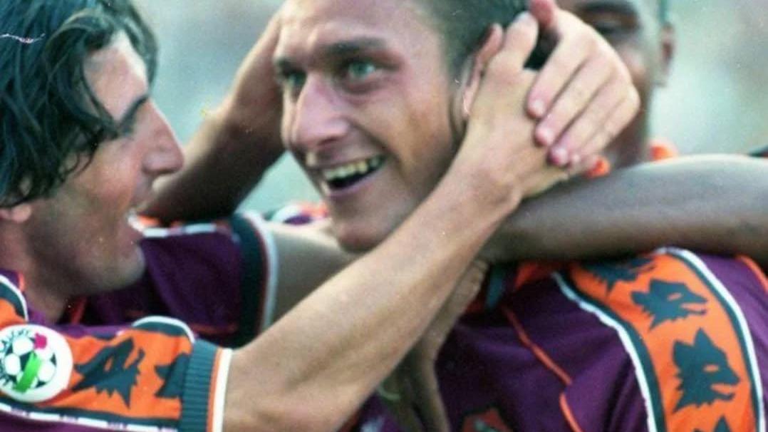 <strong>Alex Frau</strong> e <strong>Francesco Totti </strong>nell'immagine pubblicata dall'ex attaccante portotorrese sui social