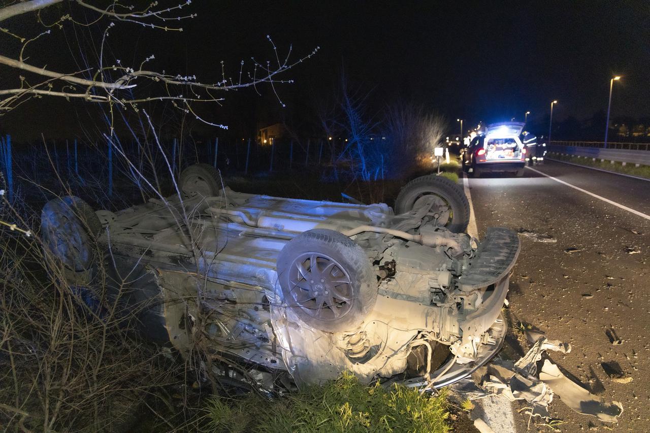 
	Un'auto coinvolta nel pauroso incidente

