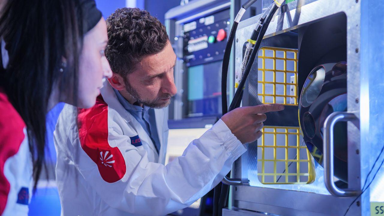 Campi Bisenzio, laboratori Leonardo per il test di sistemi elettro-ottici per la Difesa