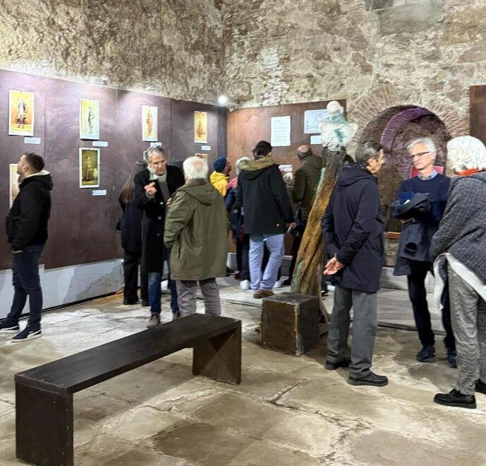 Lo storico carnevale di Livorno? Si racconta nella mostra “Coriandoli e cromosomi”