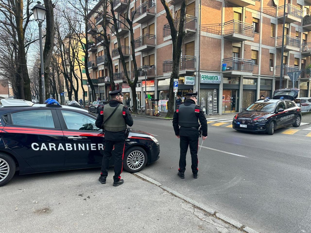 Zona rossa, carabinieri aggrediti con un cacciavite: arrestato un 47enne