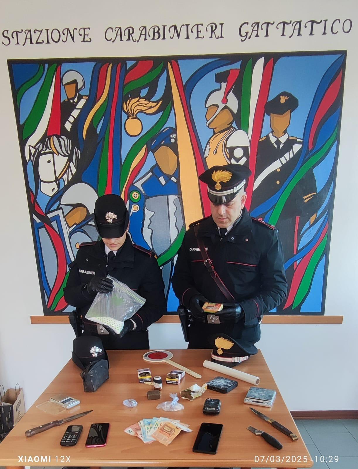 I carabinieri di Gattatico sequestrano 300 grammi di hashish: denunciati due uomini