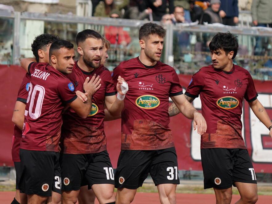 Livorno da favola anche in viaggio: una “manita” per l’ennesimo record