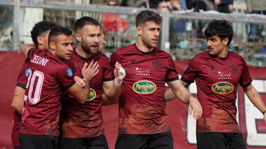 Livorno da favola anche in viaggio: una “manita” per l’ennesimo record