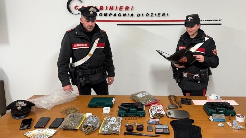 Ozieri, droga e armi vicino alla scuola: arrestati due minorenni