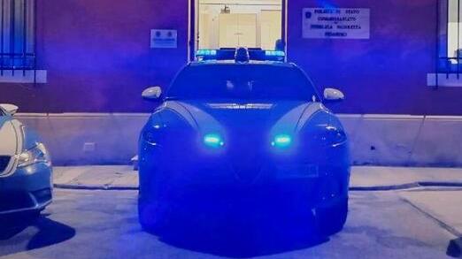 Piombino, litiga con il coetaneo in macelleria poi lo colpisce con un bastone di legno