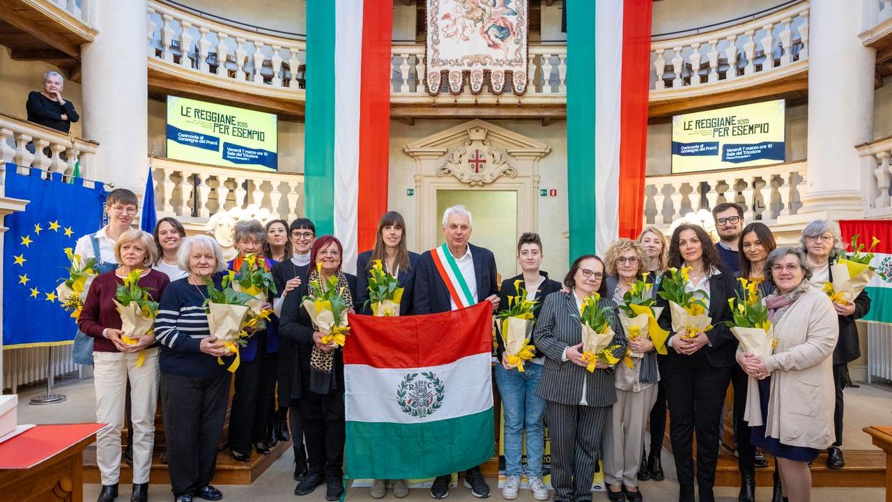 Giornata internazionale della donna, in Sala del Tricolore premiate le "Reggiane per esempio"