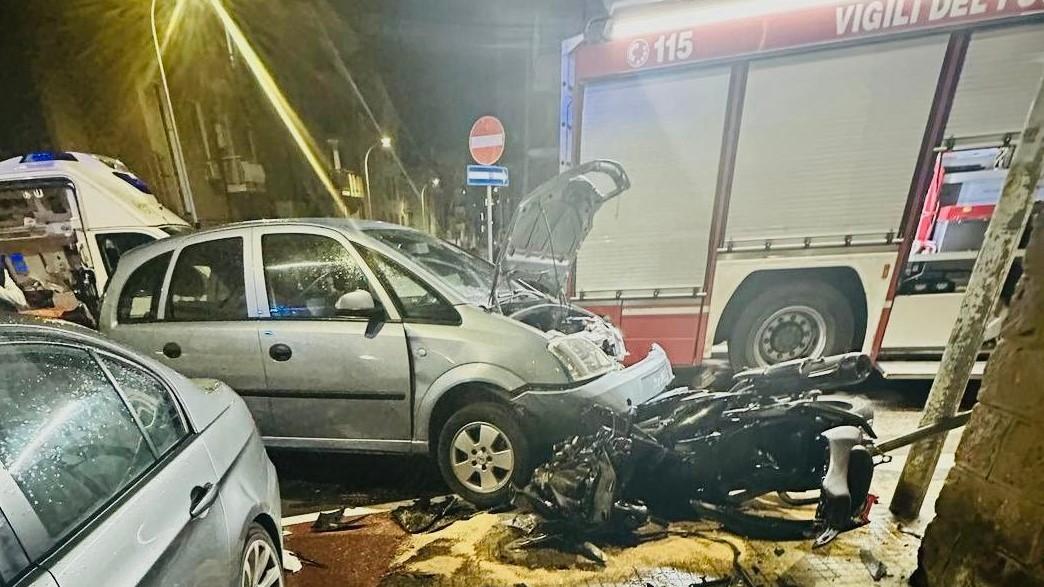 Sassari, scontro tra auto e scooter: ecco come stanno i giovani feriti