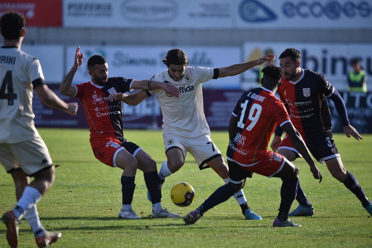 
	Una immagine della partita tra Torres e Lucchese

