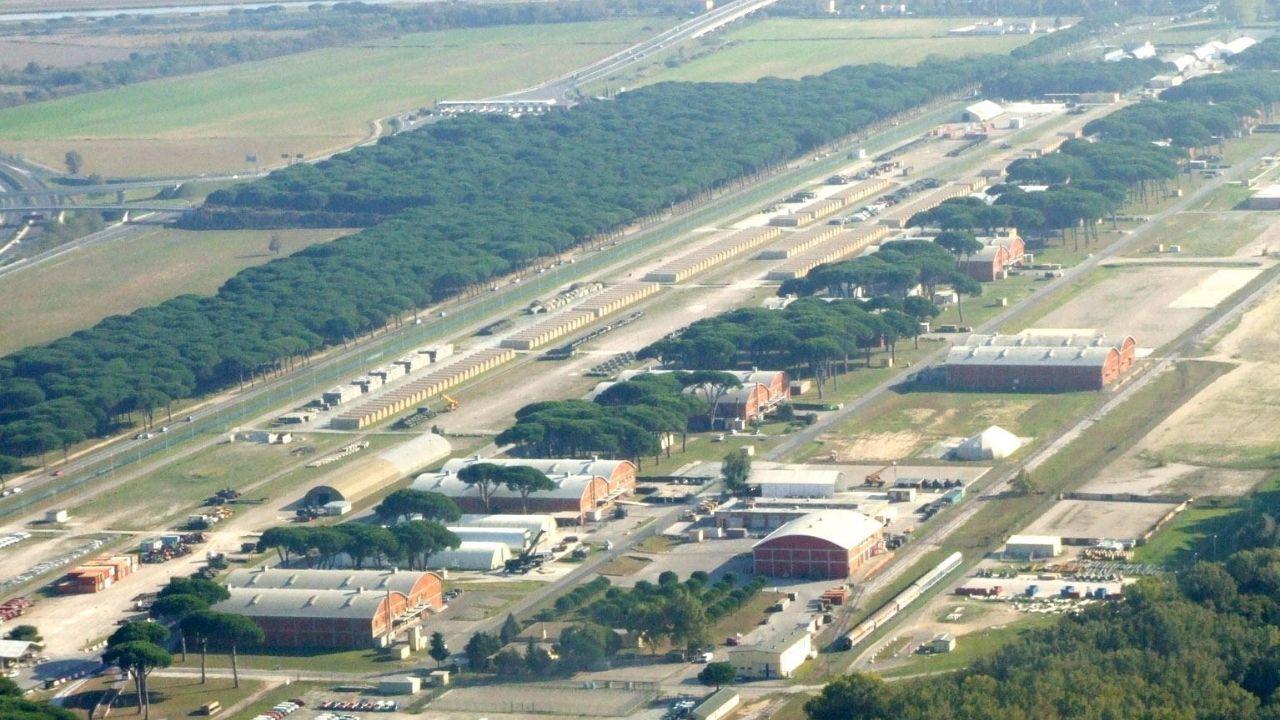 
	La base militare a Camp Darby

