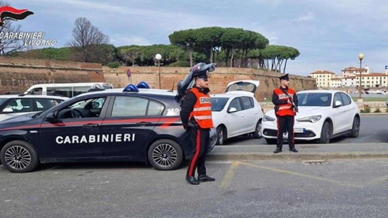 Un posto di controllo dei carabinieri in centro (foto d'archivio)