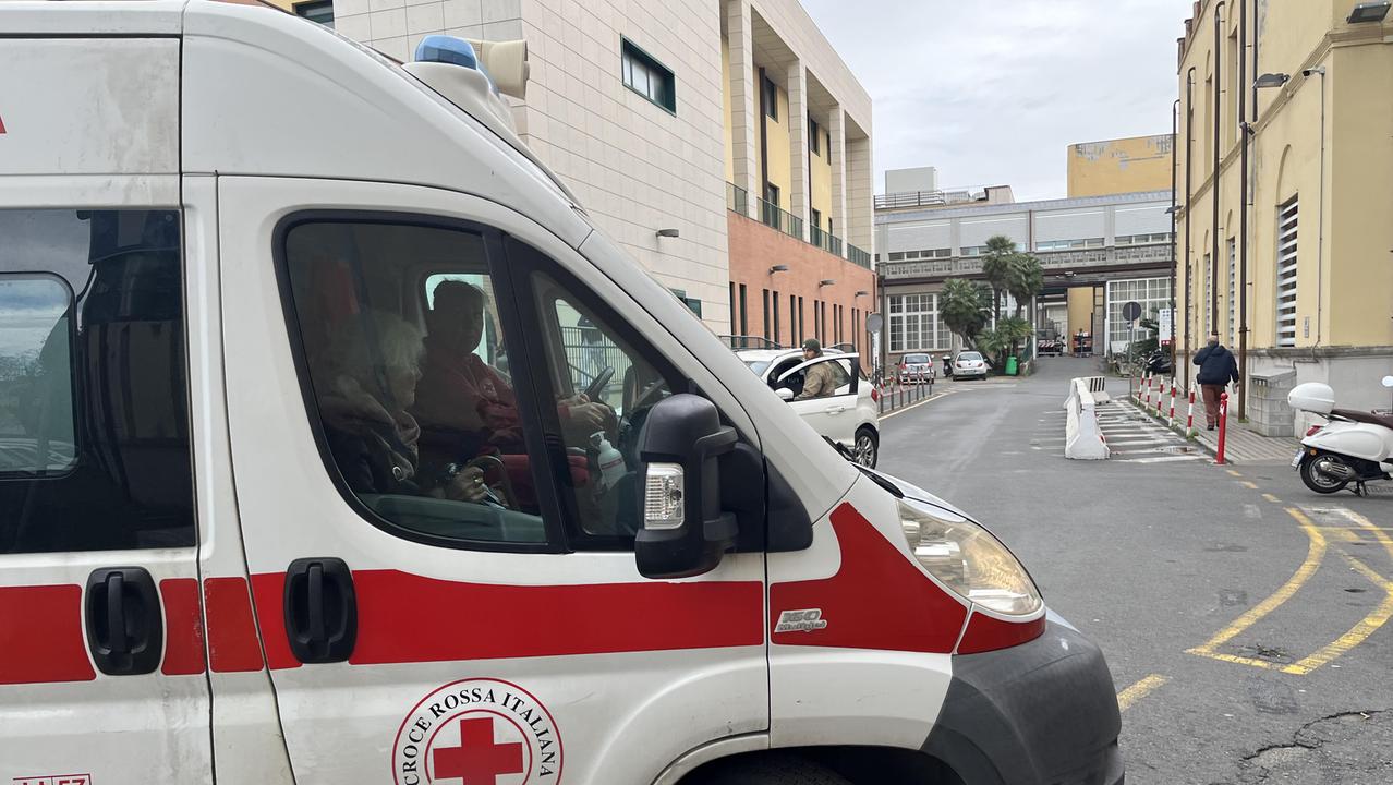Un'ambulanza della Croce rossa italiana di Livorno (foto d'archivio)
