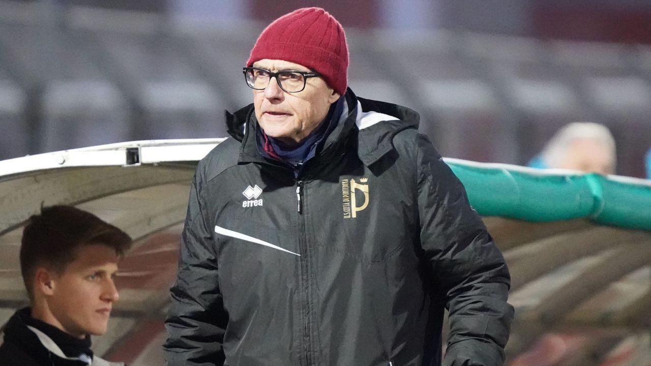 Il mister del Pontedera Leonardo Menichini (Foto Stick)