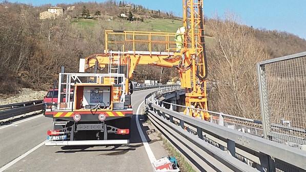 Più ambulanze ed elisoccorso dopo la chiusura del viadotto dell’Estense