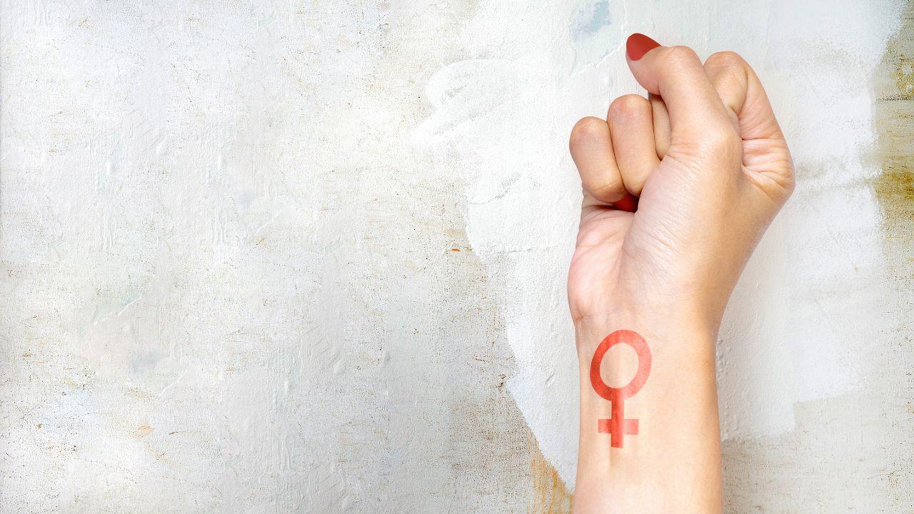 8 marzo, indipendenti ma non in banca: una donna su 5 senza conto corrente