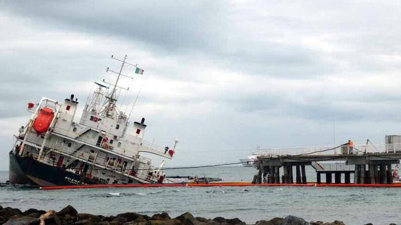 Massa, la Guang Rong rischia di diventare un “relitto”<br>