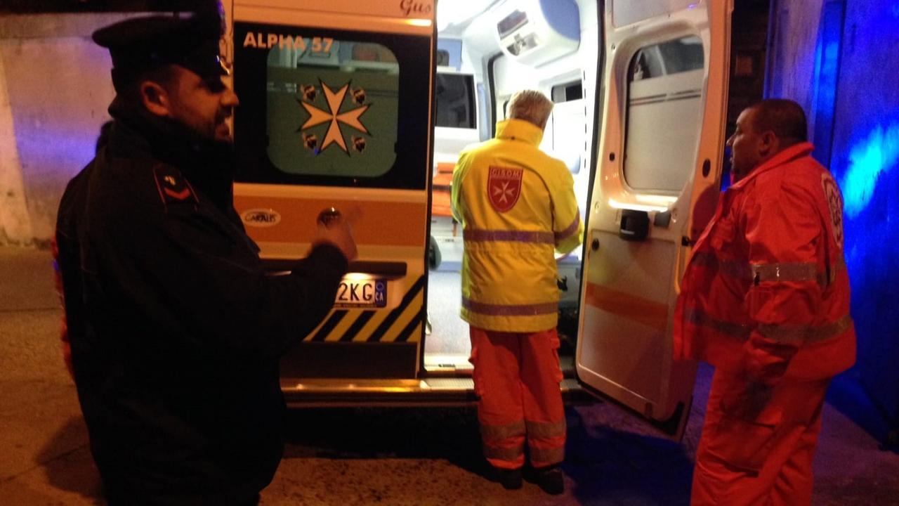 Dramma della solitudine: trovato morto in piazza un ragazzo di 24 anni