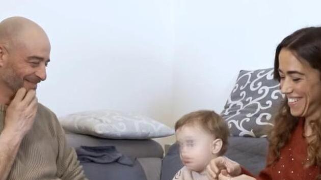 Gioia insieme ai genitori