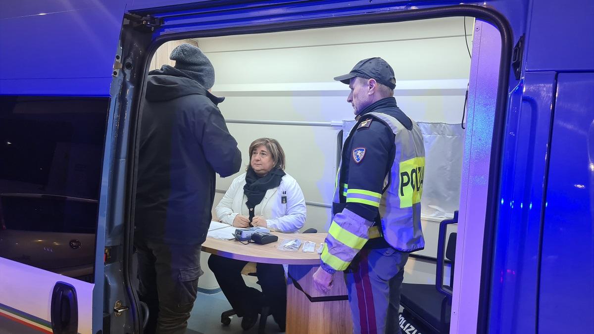 Controlli contro le “stragi del sabato sera”: già sette patenti ritirate