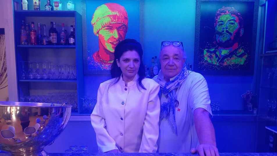 Mario Castronuovo dietro al bancone