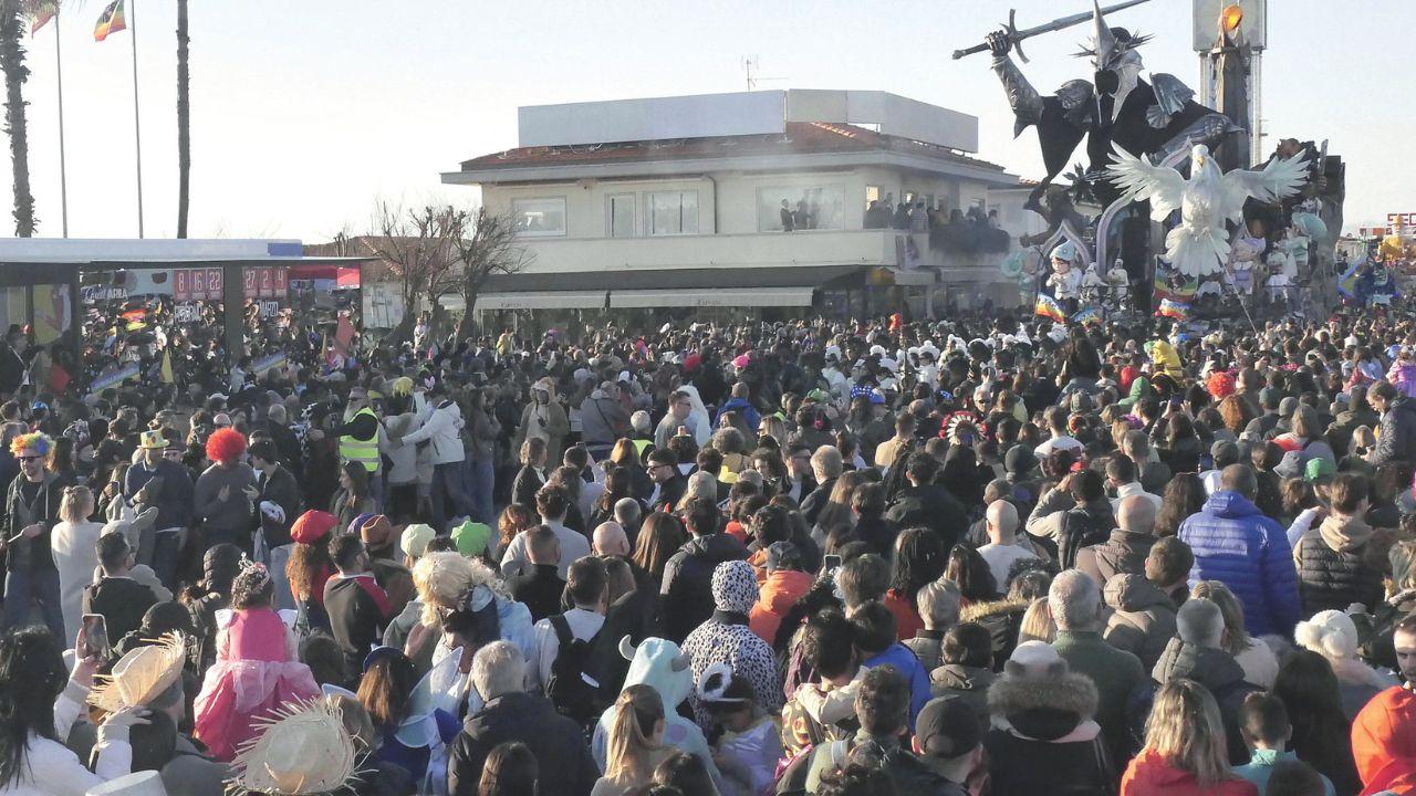 Viareggio, un Carnevale da record: l’incasso e le presenze dell’edizione 2025. I numeri di un successo