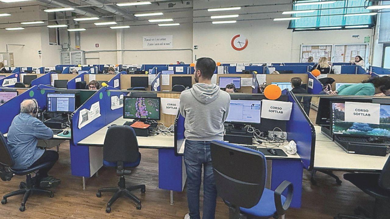 Il call center di via Corridoni a Pistoia