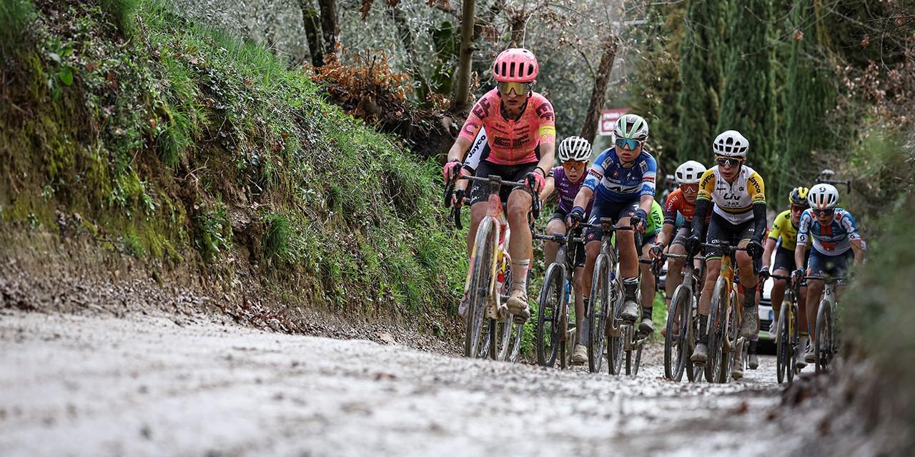 Strade Bianche, più dura e polverosa di tutte le edizioni: Pogacar è pronto a fare il Cannibale