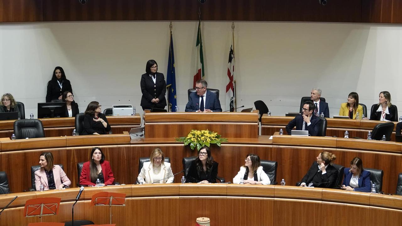 Alessandra Todde: «Cenerentola non ci interessa, diventiamo noi eroine delle nostre storie»