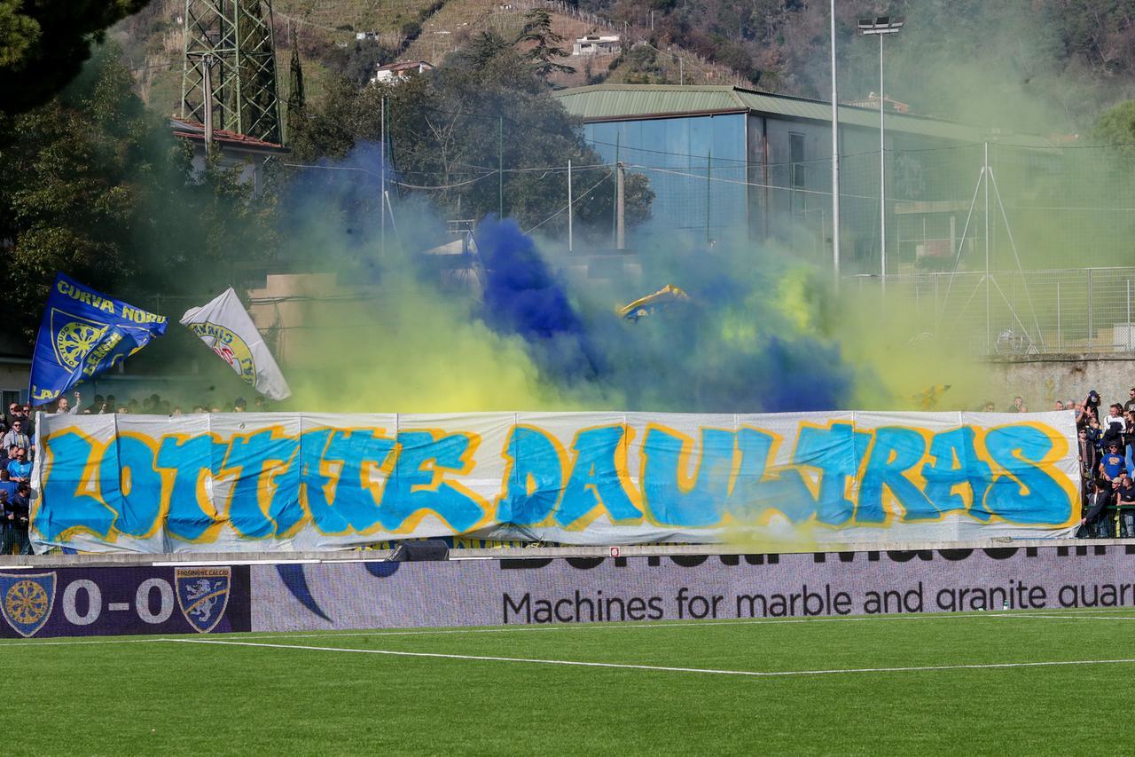 
	Gli ultras della Carrarese

