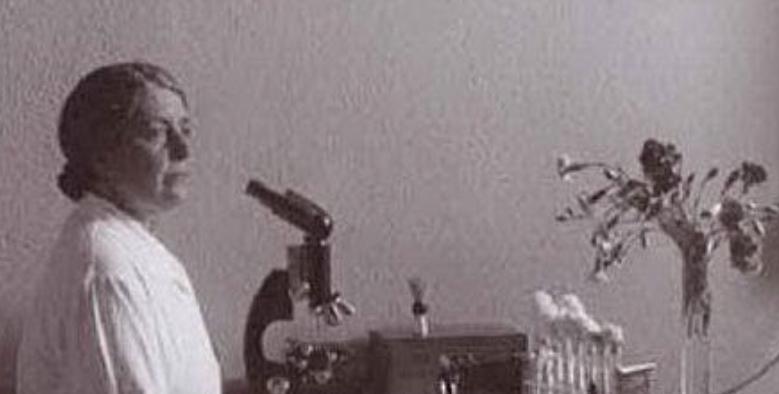 La storia di Adelasia Cocco, la prima donna medico condotto d'Italia