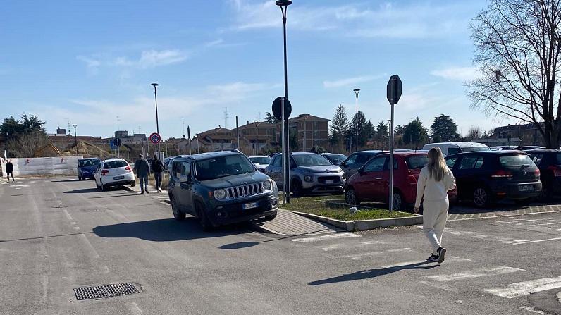 «Multata mentre facevo la chemio per l’auto parcheggiata sul marciapiede»