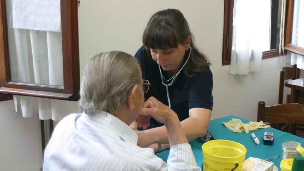 Premi il bottone sos e ricevi assistenza medica: il progetto di Nuragus per anziani e fragili