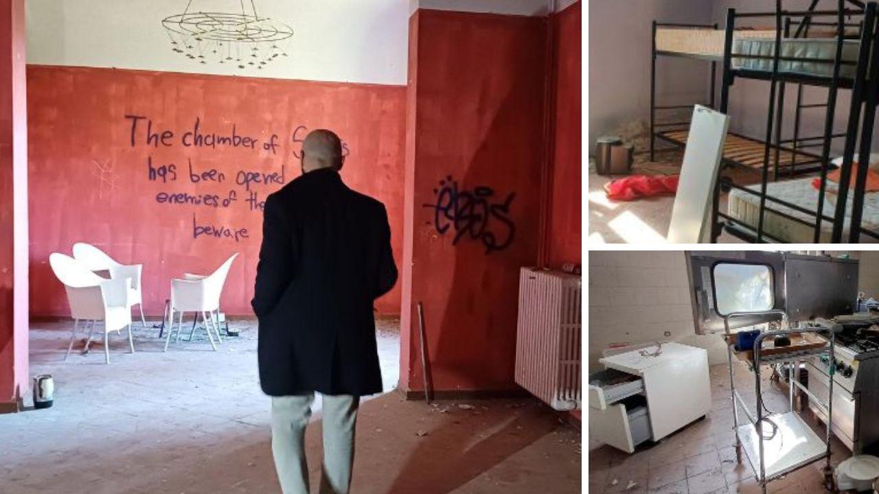 Un salone del pian terreno dove regna il caos, a dx una camera da letto e la vecchia cucina