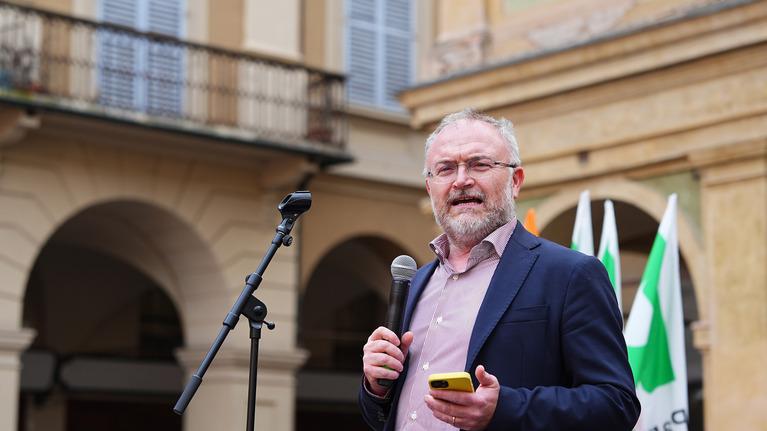 Troppi civici nelle fila del Pd, le casse del partito piangono perché 500 eletti non hanno versato le quote