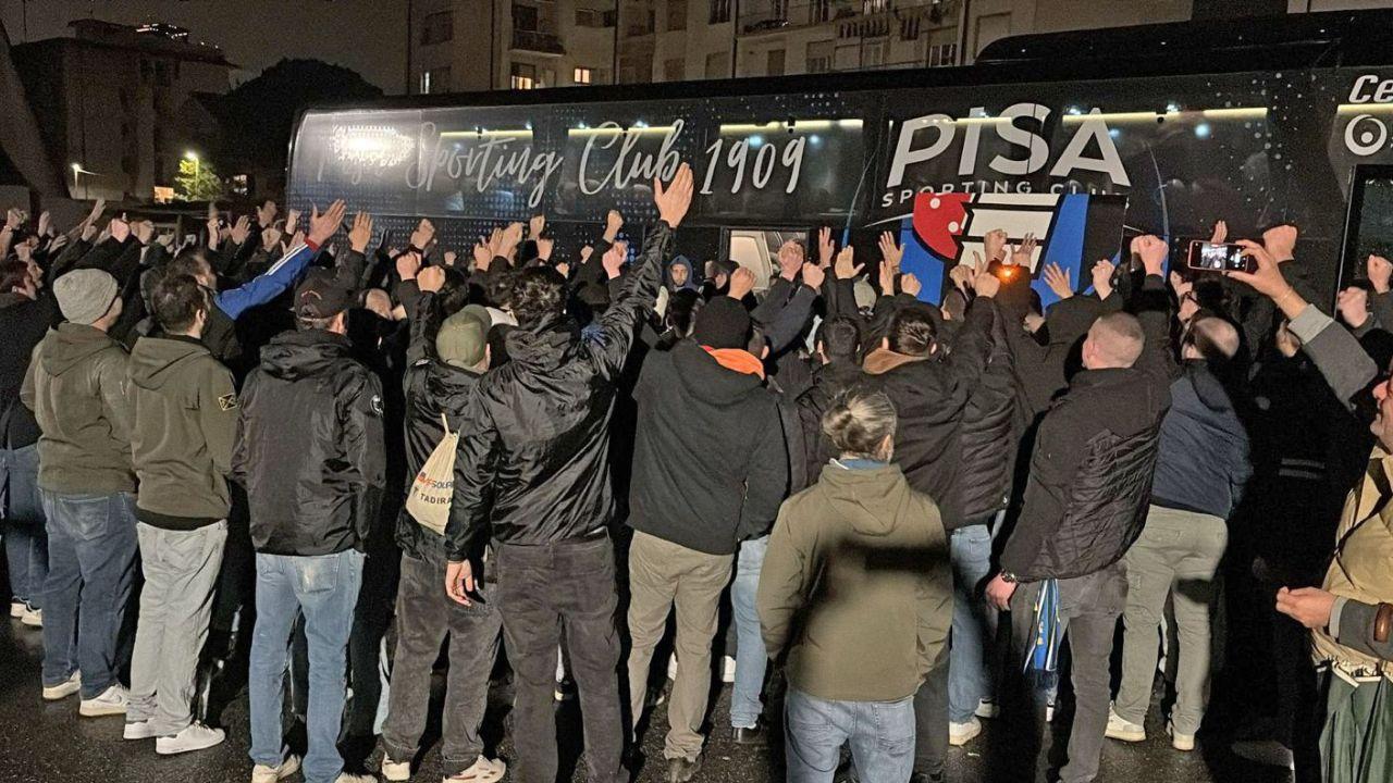 
	L'accoglienza dei tifosi all'Arena dopo la sconfitta a Spezia (Foto Stick)

