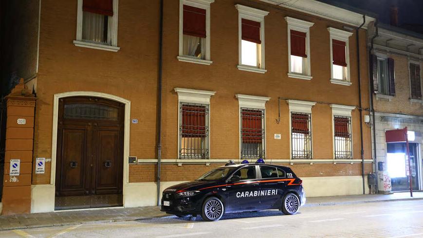 Ladri in azione in corso Giovecca a Ferrara: svaligiata una casa