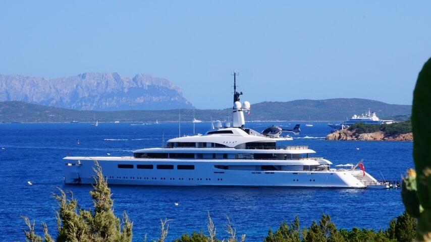 Sardegna regina del turismo di lusso, crescono presenze e giro di affari