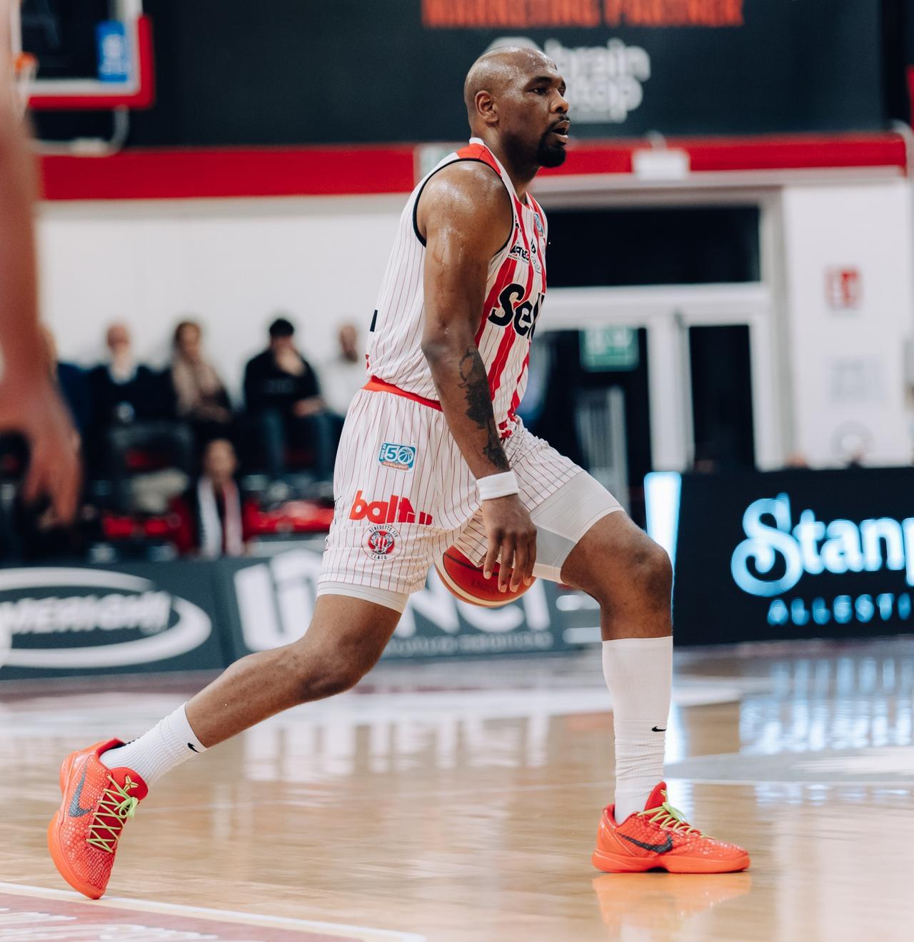 Sella Cento, brutto ko con Milano e le cose si complicano