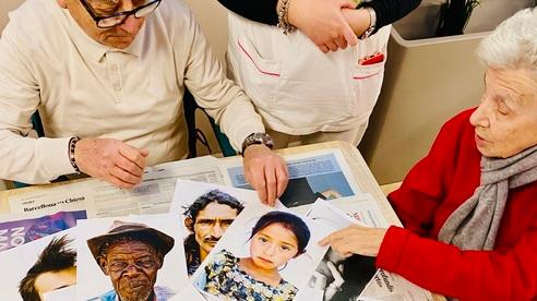 Livorno e i suoi nonni fragili che diventano “A tratti” artisti: l’opera corale