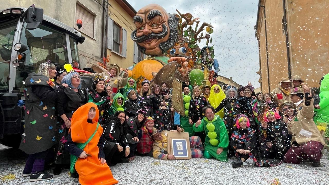 Carnevale del Castlein, al carro "Biologicamente" si aggiudica l’ambito gonfalone