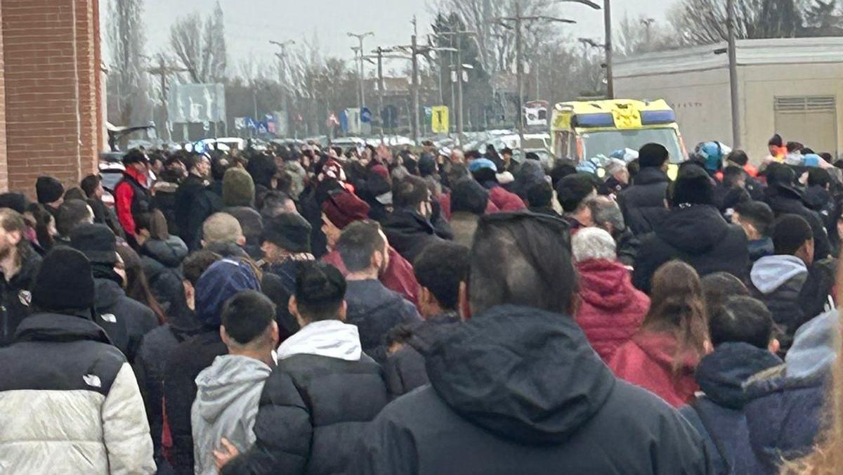 I tifosi della Reggiana ricomprano ad un ragazzino la cassa rotta durante gli scontri ai Petali