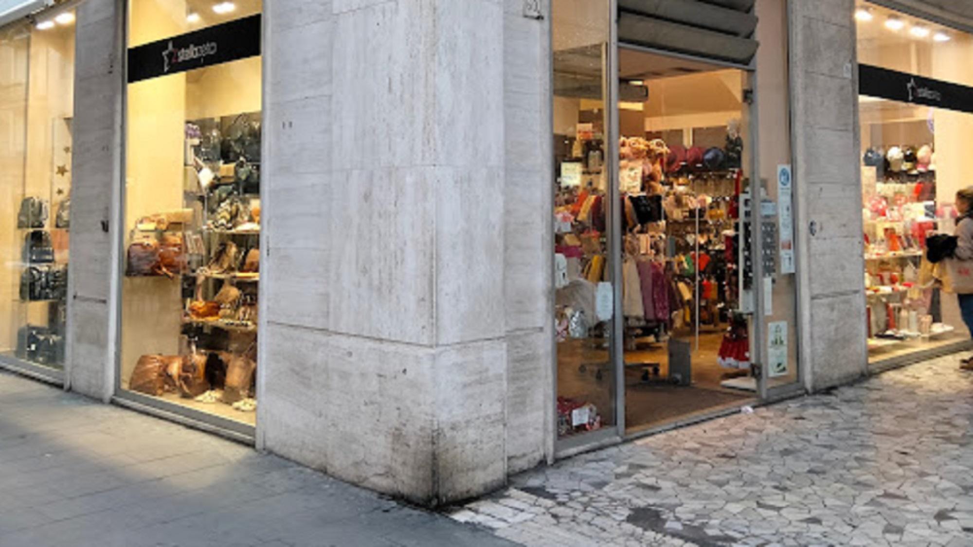 L'ingresso di "Stellazeta" in via Grande