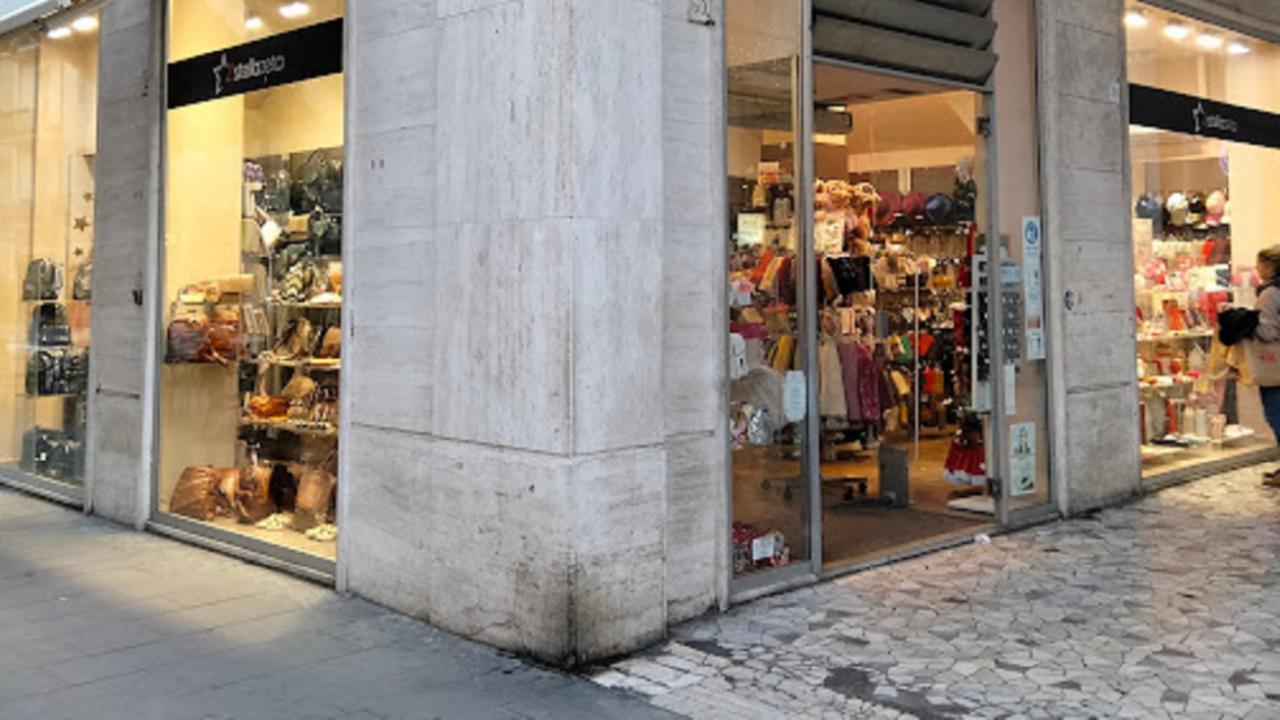 L'ingresso di "Stellazeta" in via Grande