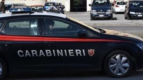 Fanno acquisti con la carta di credito rubata: denunciati due quarantenni