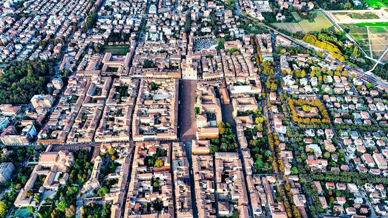 
	Una veduta aerea del centro di Carpi


