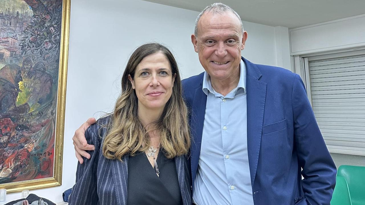 La presidente della Regione Alessandra Todde ed Ettore Licheri, senatore e rappresentante legale del Comitato elettorale M5s