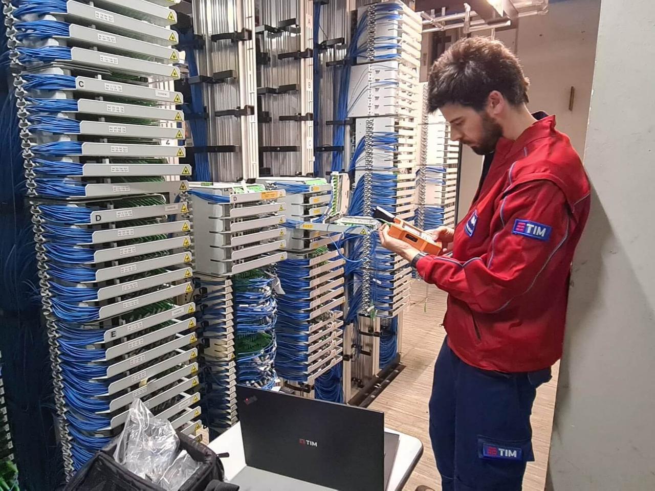 Vernio, il Comune e alcune abitazioni senza telefono da giorni: la sindaca scrive alla Prefettura