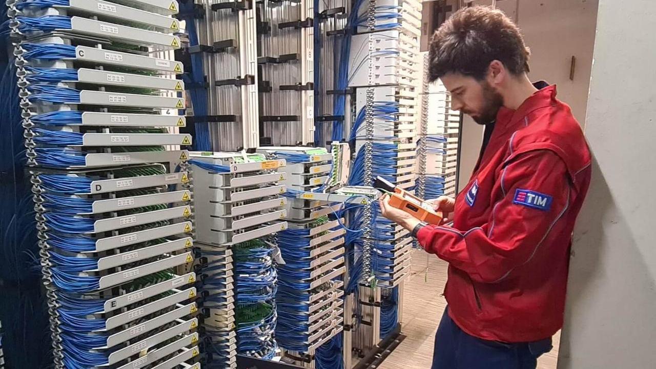 Vernio, il Comune e alcune abitazioni senza telefono da giorni: la sindaca scrive alla Prefettura