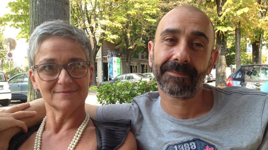 Prendono 1800 euro al mese ma nessuno gli affitta una casa
