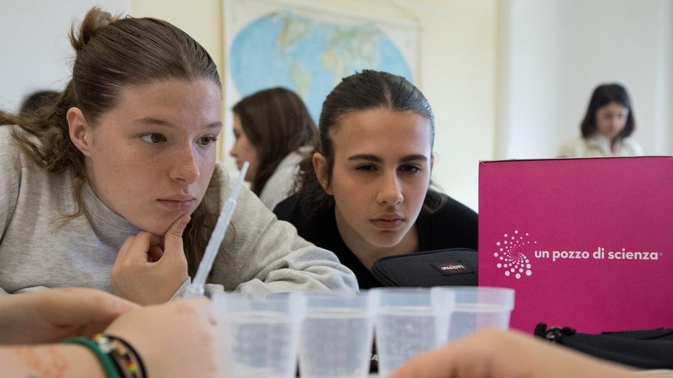 <div>
	"Un pozzo di scienza", con Hera esperti e studenti a tu per tu: alla scoperta della carne coltivata</div>